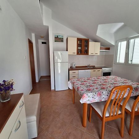 Apartment Zalo Donje Selo na Šolti Екстериор снимка