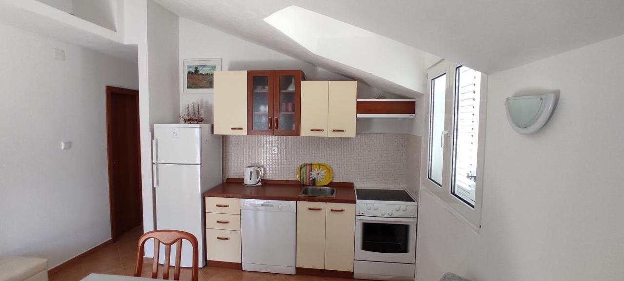 Apartment Zalo Donje Selo na Šolti Екстериор снимка