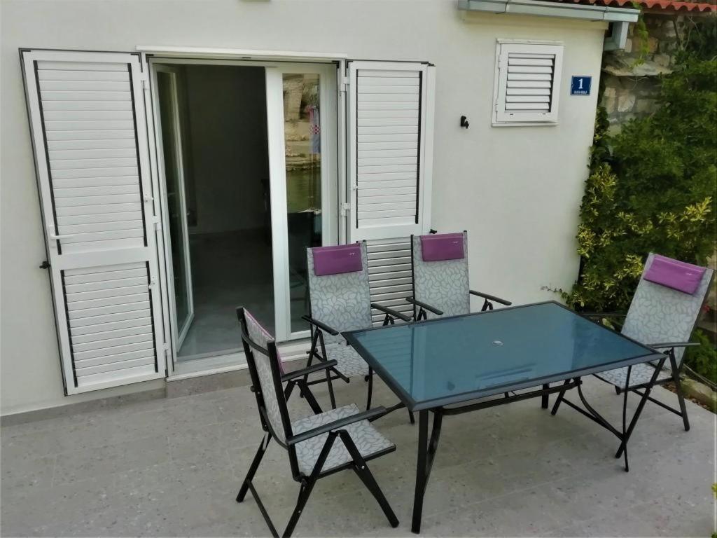 Apartment Zalo Donje Selo na Šolti Екстериор снимка