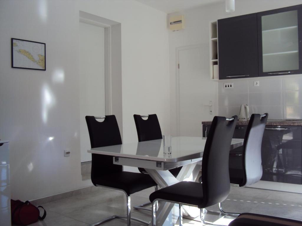 Apartment Zalo Donje Selo na Šolti Екстериор снимка