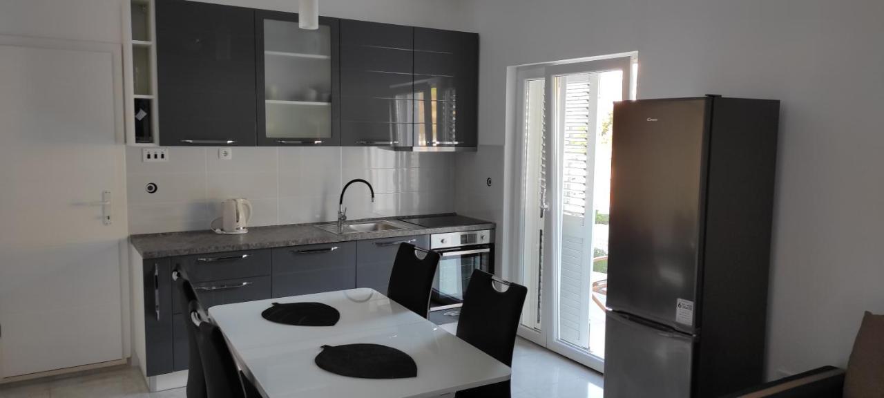 Apartment Zalo Donje Selo na Šolti Екстериор снимка