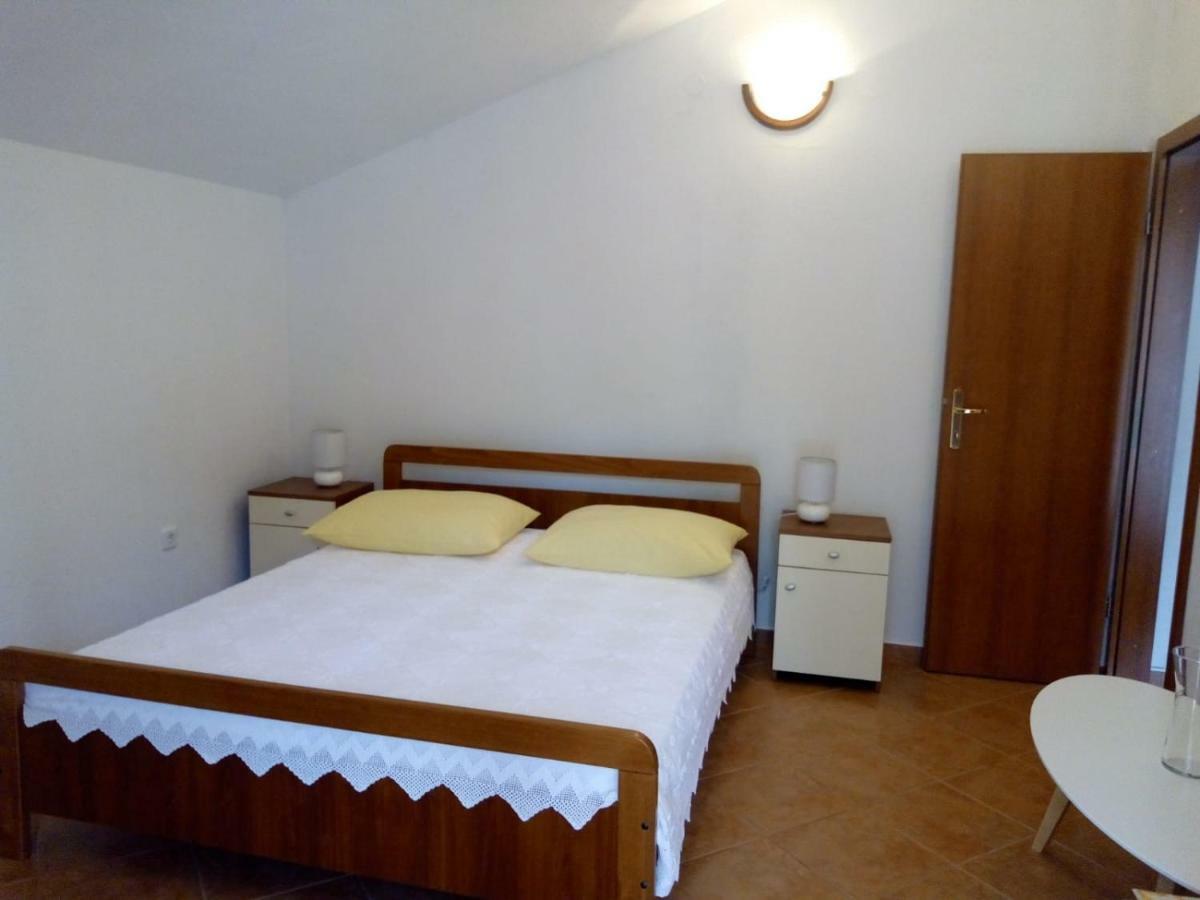 Apartment Zalo Donje Selo na Šolti Екстериор снимка